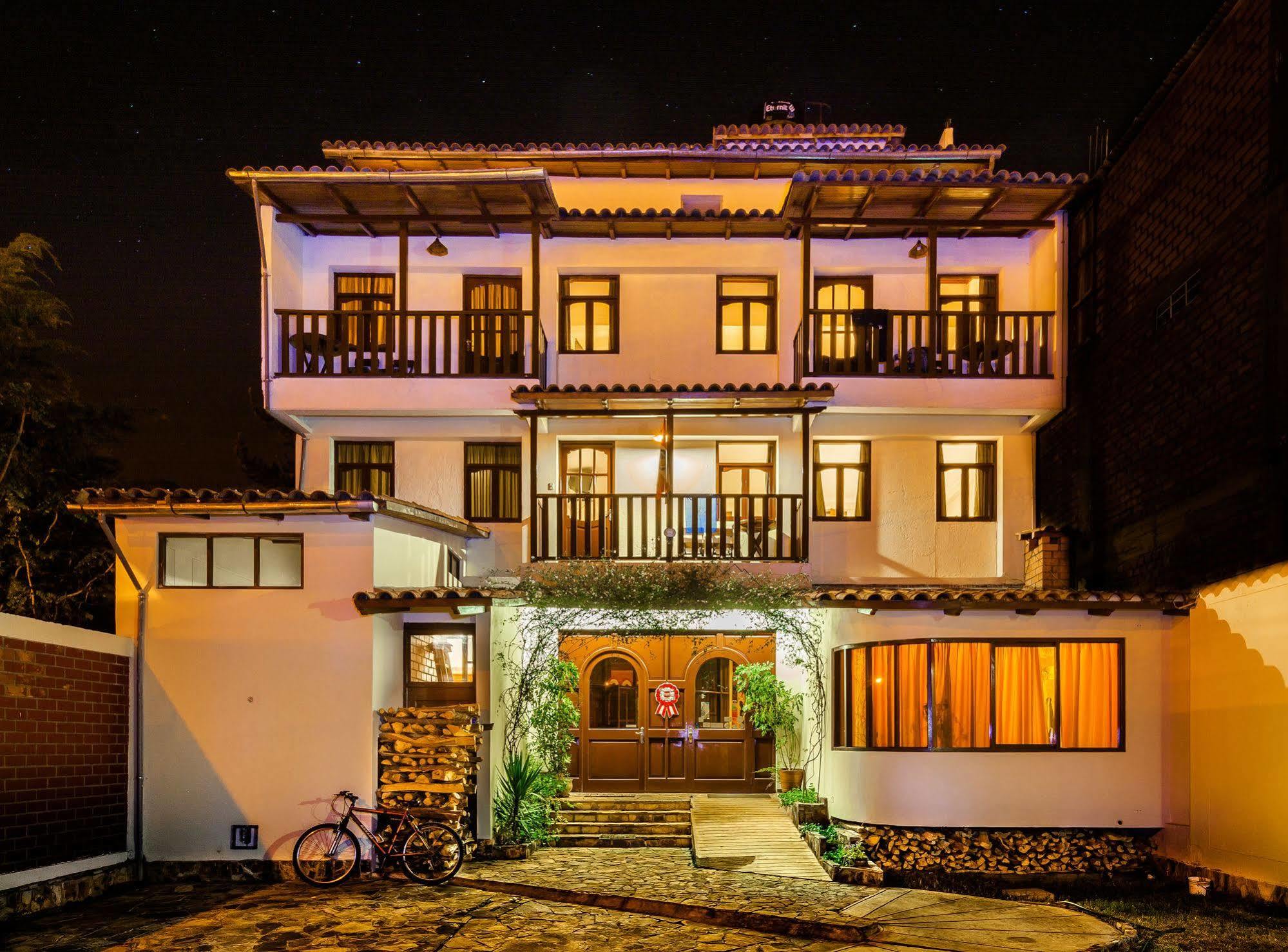 Hotel Santa Cruz Huaraz  Extérieur photo